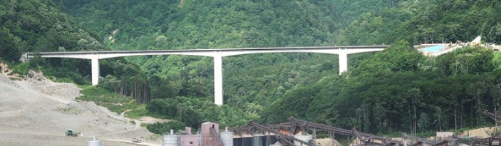 成瀬ダム付け替え国道３４２号（全線開通：令和5年4月）夢仙人大橋 橋脚3基